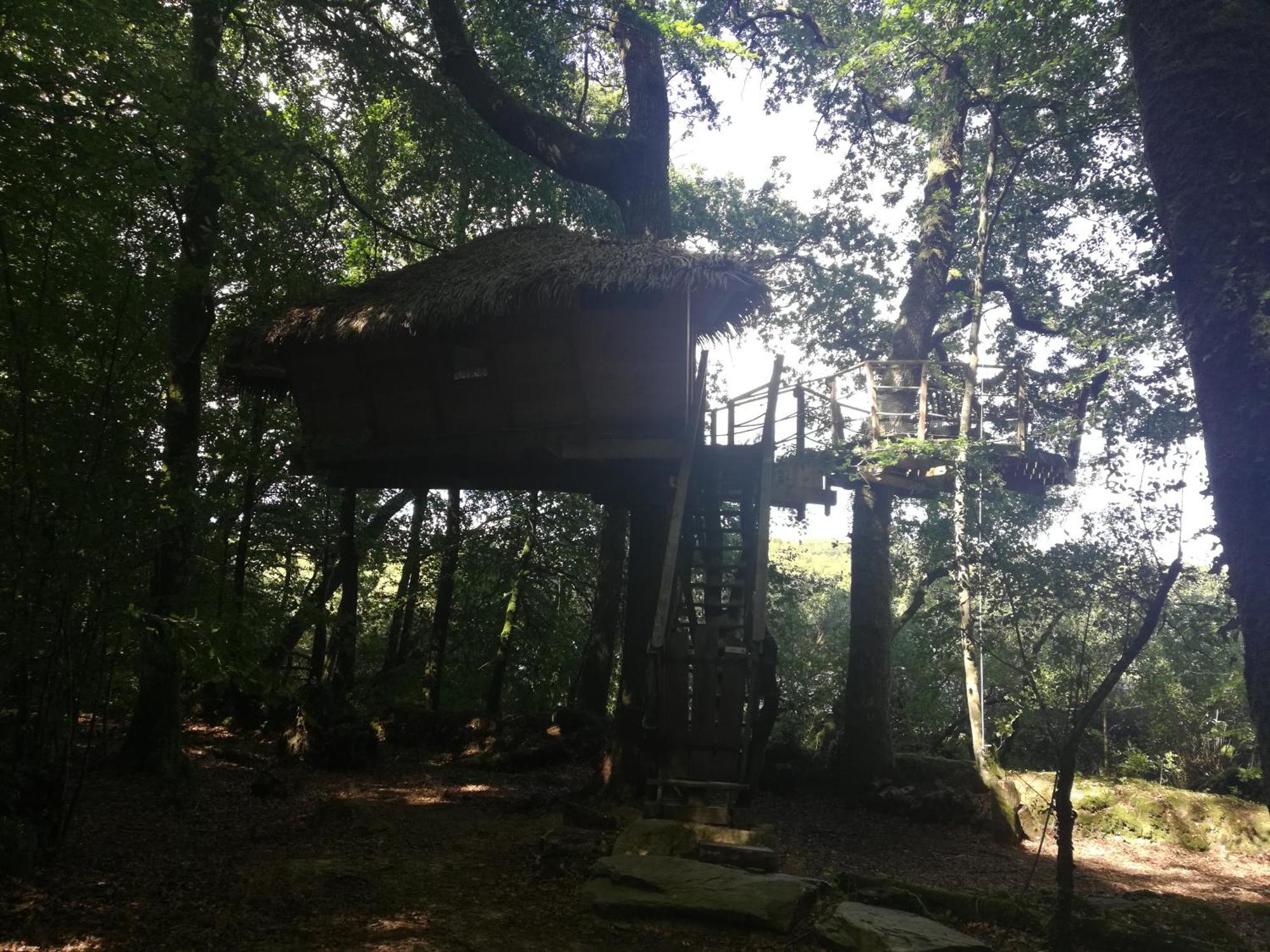 Les Hebergements Insolites De Quenecan Lodge *