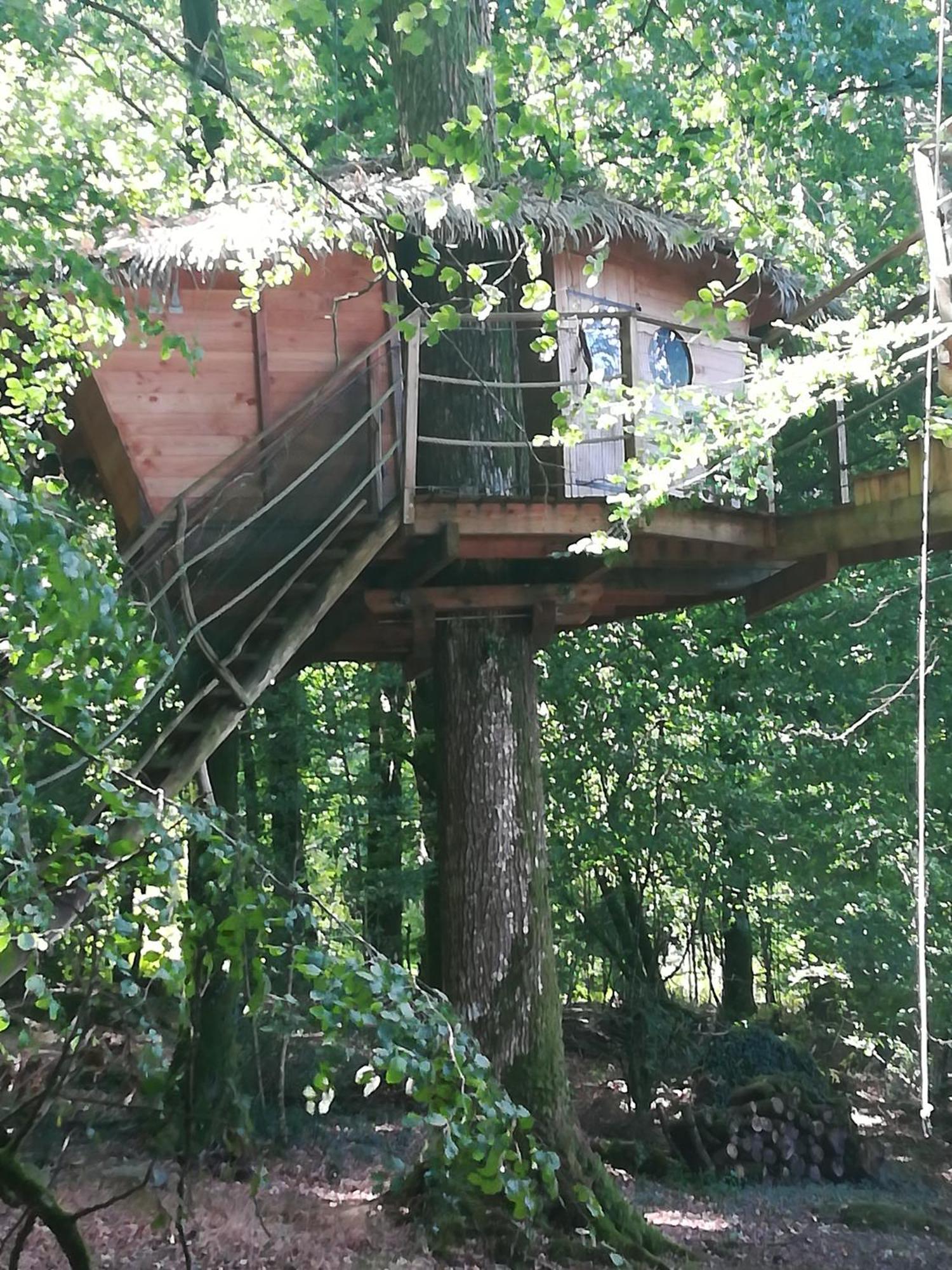Les Hebergements Insolites De Quenecan Lodge *