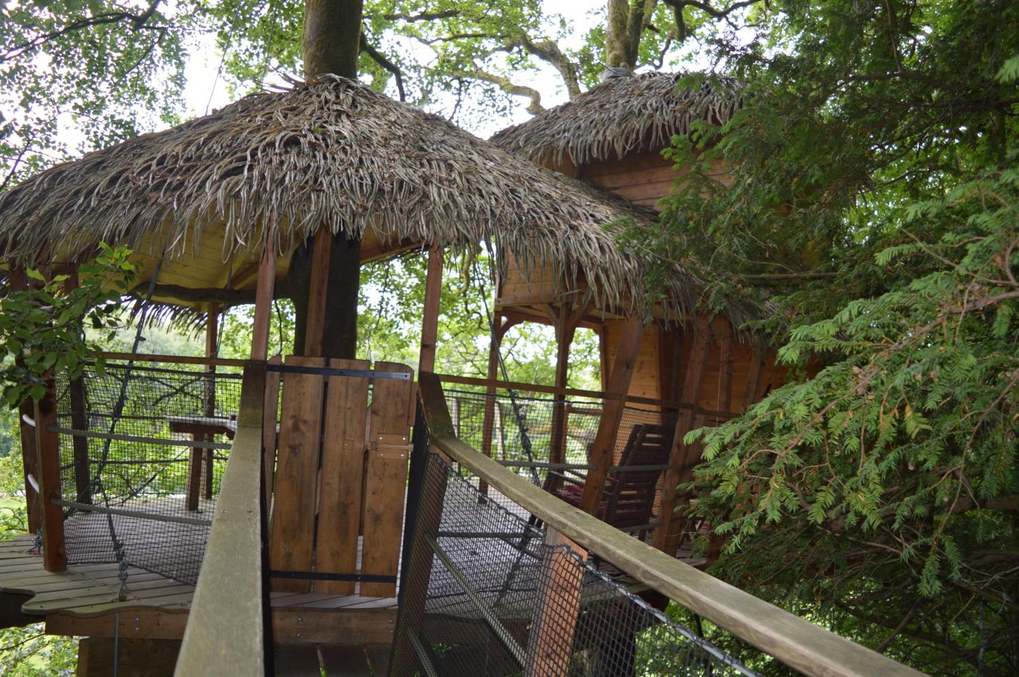 Lodge Les Hebergements Insolites De Quenecan *