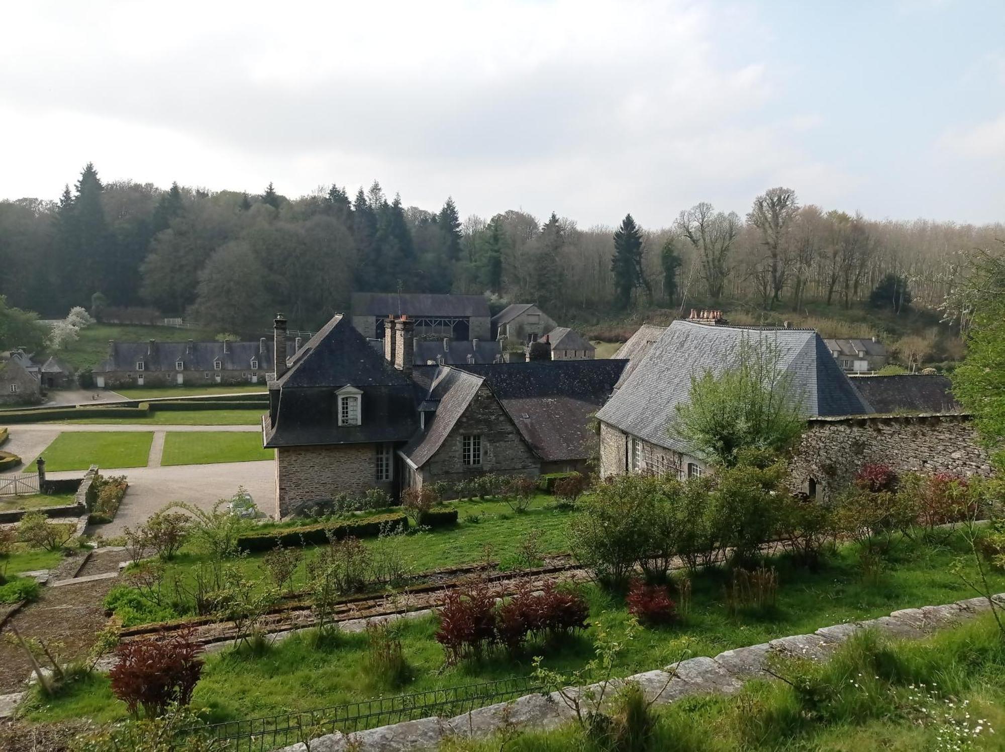 Les Hebergements Insolites De Quenecan * Perret (Morbihan)