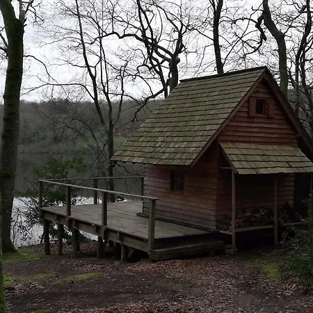Les Hebergements Insolites De Quenecan Perret  Exterior photo