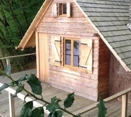 Les Hebergements Insolites De Quenecan Perret  Exterior photo