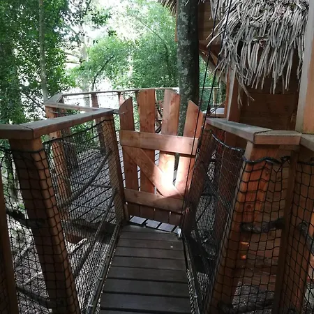 Les Hebergements Insolites De Quenecan Perret  Exterior photo