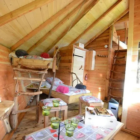 Les Hebergements Insolites De Quenecan Perret  Exterior photo