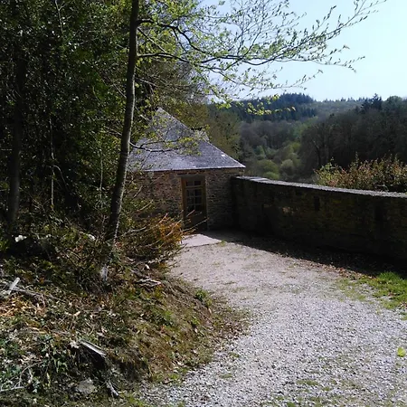 Les Hebergements Insolites De Quenecan Perret  Exterior photo