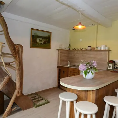 Les Hebergements Insolites De Quenecan Perret  Exterior photo