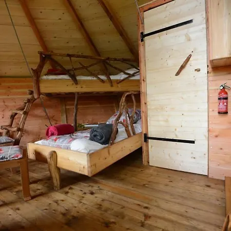 Les Hebergements Insolites De Quenecan Perret  Exterior photo