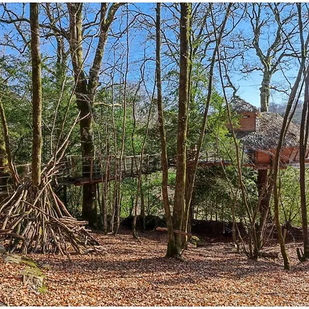 Les Hebergements Insolites De Quenecan Perret  Exterior photo