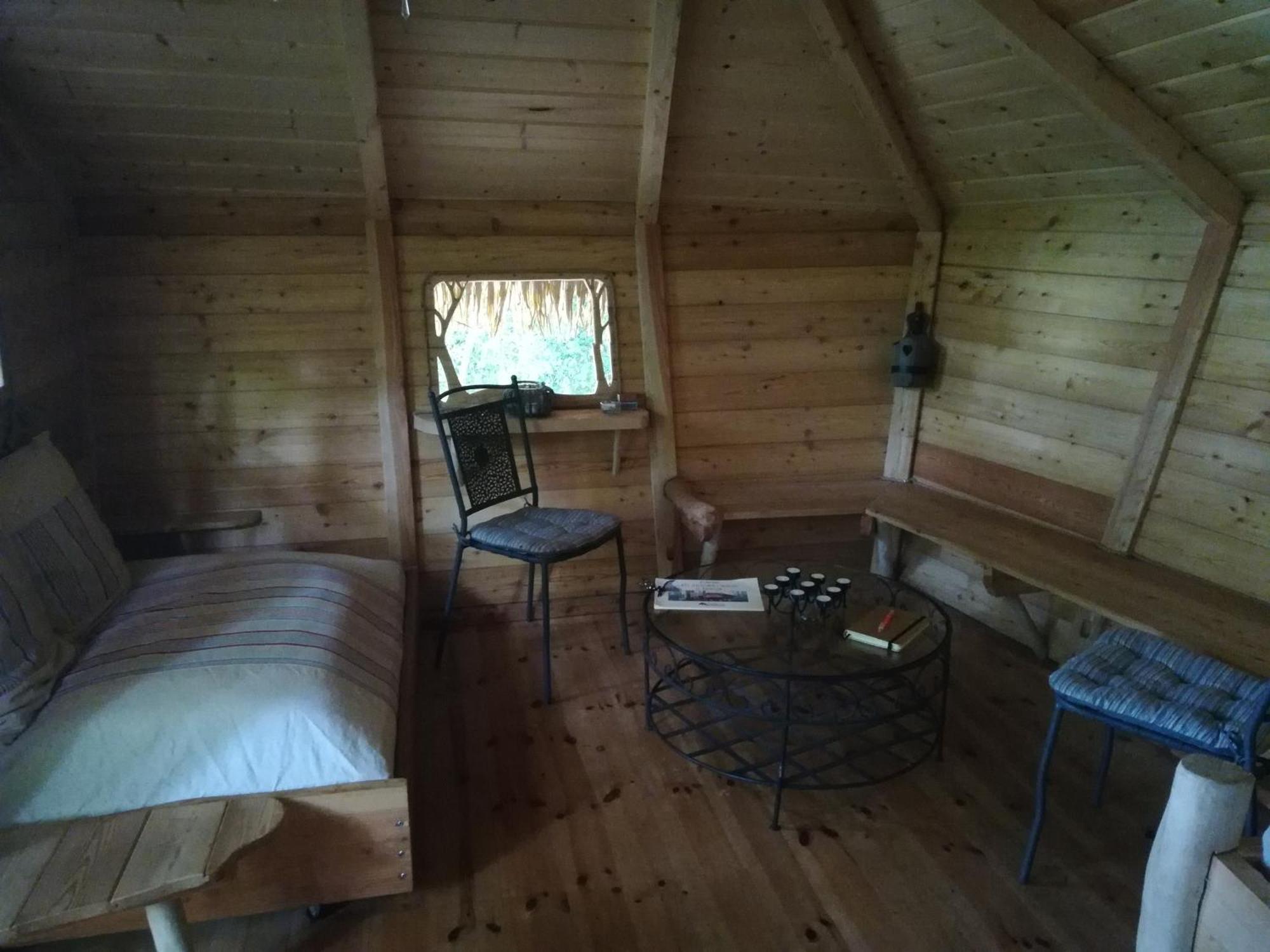 Les Hebergements Insolites De Quenecan * Perret (Morbihan)
